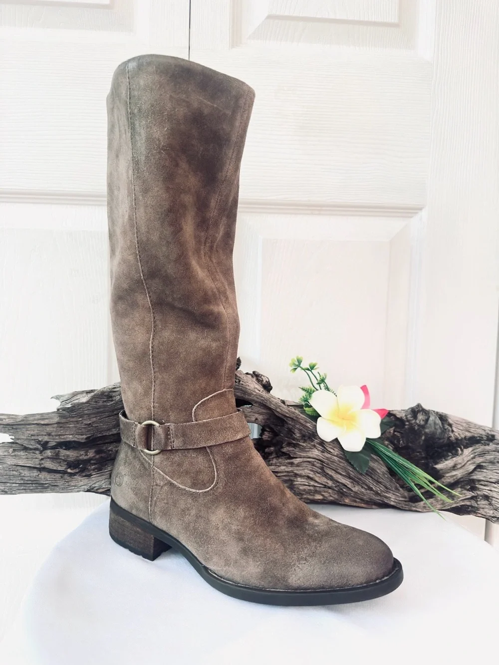 BORN ~ Brown Leather Round Toe Wide Calf Knee-High Boots w/Inner Zipper size 7.5